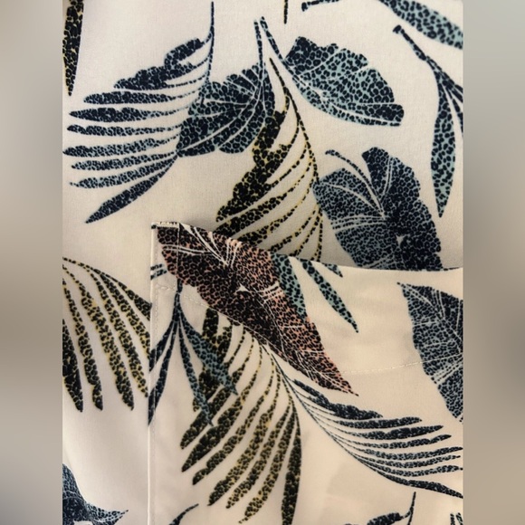 Hawaiian Shirt - Picture 4 of 4